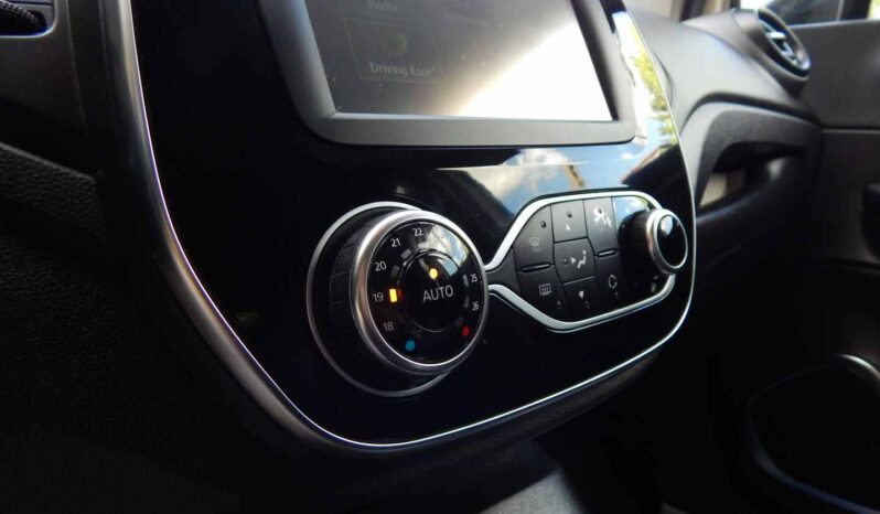 Auta miejskie RENAULT Captur  2018 Benzyna Manualna FWD (przód) Beżowy 5 5 Niemcy Metalik full