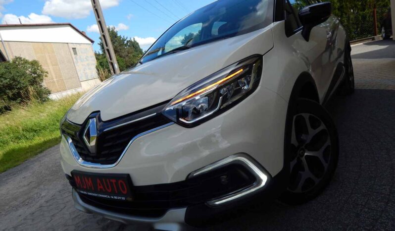 Auta miejskie RENAULT Captur  2018 Benzyna Manualna FWD (przód) Beżowy 5 5 Niemcy Metalik full