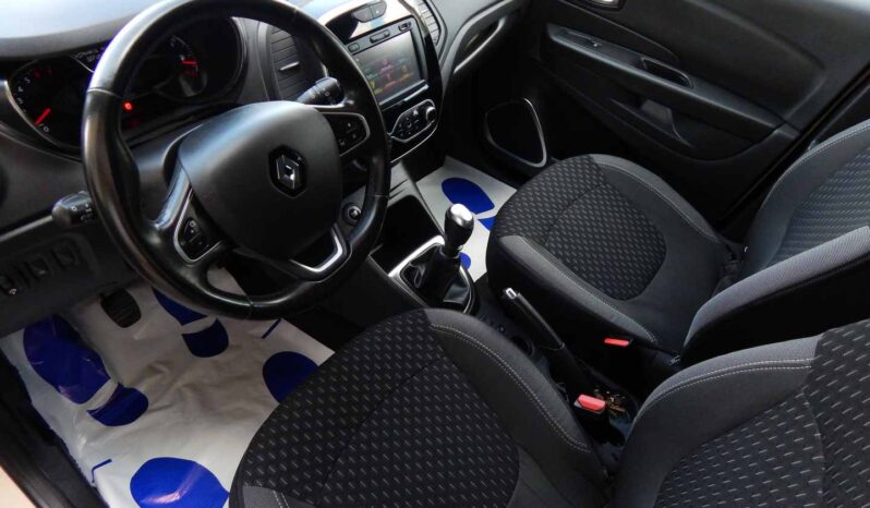 Auta miejskie RENAULT Captur  2018 Benzyna Manualna FWD (przód) Beżowy 5 5 Niemcy Metalik full