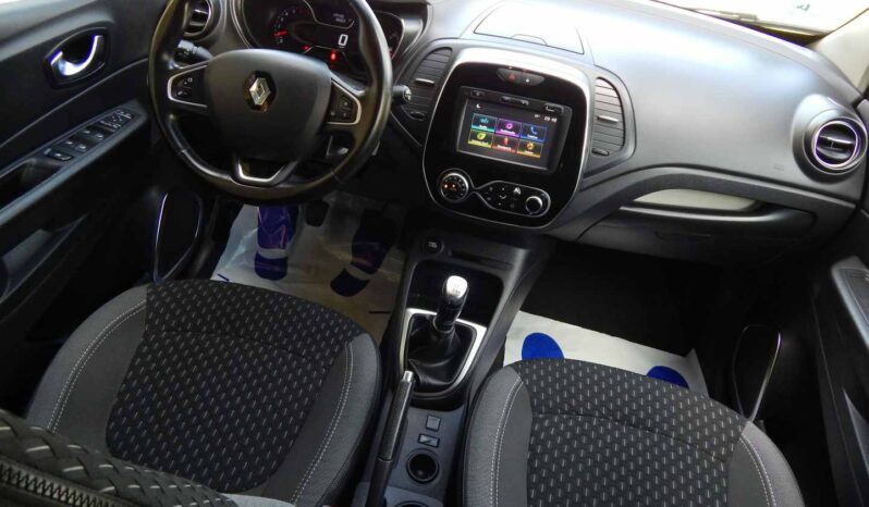 Auta miejskie RENAULT Captur  2018 Benzyna Manualna FWD (przód) Beżowy 5 5 Niemcy Metalik full