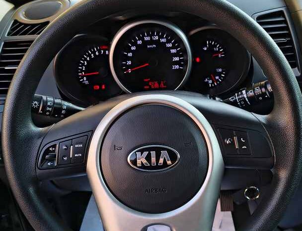 Auta miejskie KIA Soul  2013 Benzyna Manualna FWD (przód) Czarny 5 5 Niemcy Metalik full