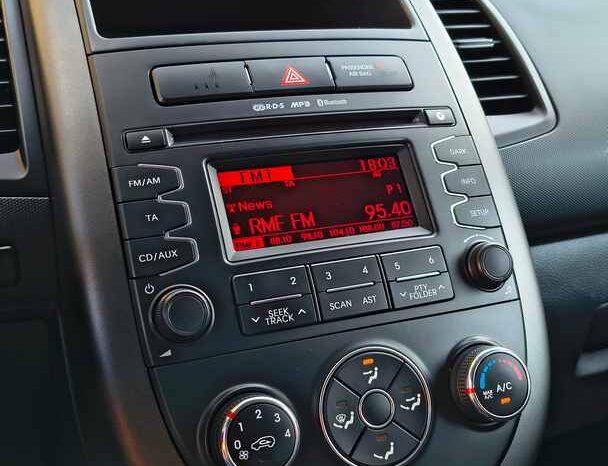 Auta miejskie KIA Soul  2013 Benzyna Manualna FWD (przód) Czarny 5 5 Niemcy Metalik full