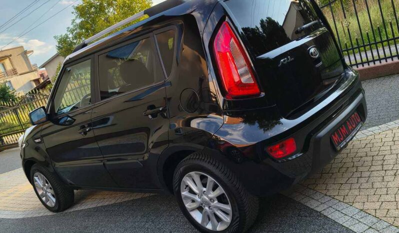 Auta miejskie KIA Soul  2013 Benzyna Manualna FWD (przód) Czarny 5 5 Niemcy Metalik full