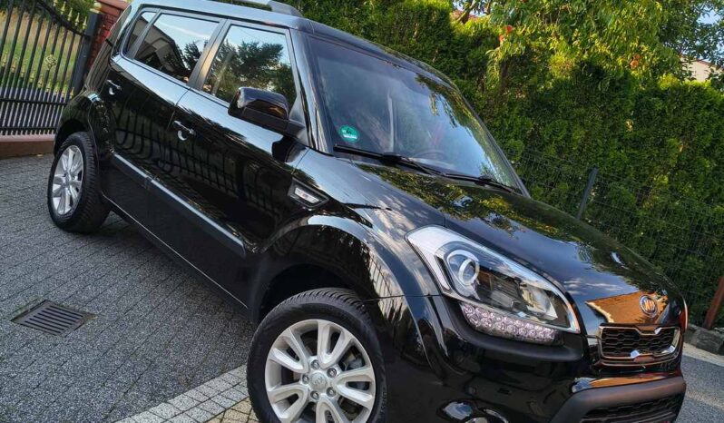 Auta miejskie KIA Soul  2013 Benzyna Manualna FWD (przód) Czarny 5 5 Niemcy Metalik full