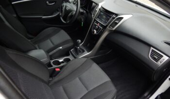 Kompakt HYUNDAI I30  2015 Benzyna Manualna FWD (przód) Biały 5 5 Niemcy Metalik full