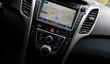 Kompakt HYUNDAI I30  2015 Benzyna Manualna FWD (przód) Biały 5 5 Niemcy Metalik full