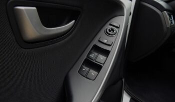 Kompakt HYUNDAI I30  2015 Benzyna Manualna FWD (przód) Biały 5 5 Niemcy Metalik full