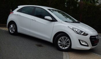 Kompakt HYUNDAI I30  2015 Benzyna Manualna FWD (przód) Biały 5 5 Niemcy Metalik full