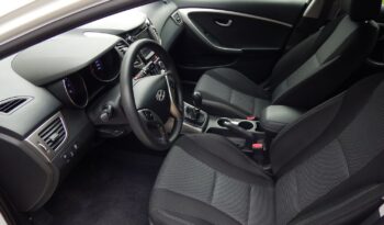 Kompakt HYUNDAI I30  2015 Benzyna Manualna FWD (przód) Biały 5 5 Niemcy Metalik full