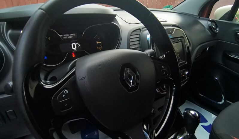 Auta miejskie RENAULT Captur  2013 Benzyna Automatyczna FWD (przód) Inny kolor 5 5 Niemcy Metalik full