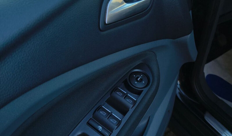 12 miesięcy pisemnej Gwarancji. Bardzo Zadbany.Bogate wyposażenie.Koła Lato-Zima full