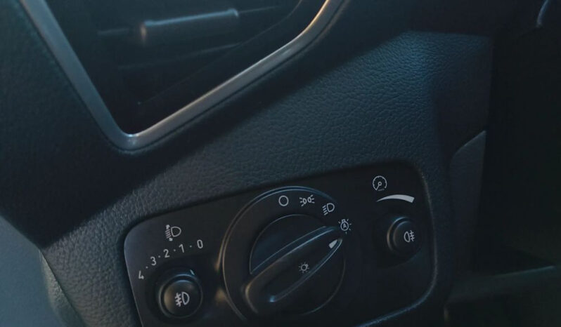 12 miesięcy pisemnej Gwarancji. Bardzo Zadbany.Bogate wyposażenie.Koła Lato-Zima full