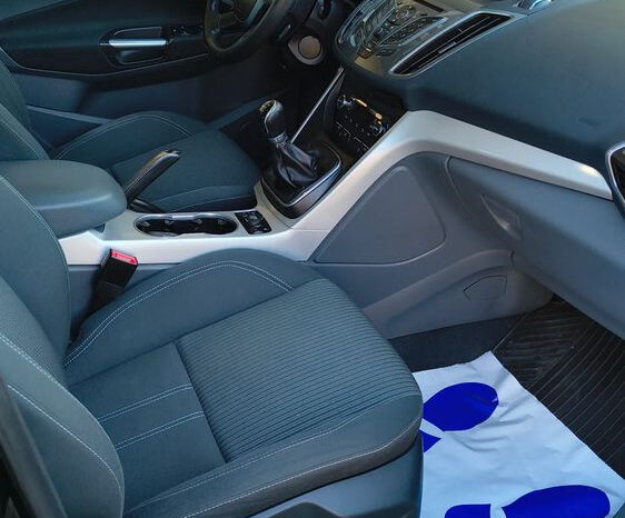 12 miesięcy pisemnej Gwarancji. Bardzo Zadbany.Bogate wyposażenie.Koła Lato-Zima full