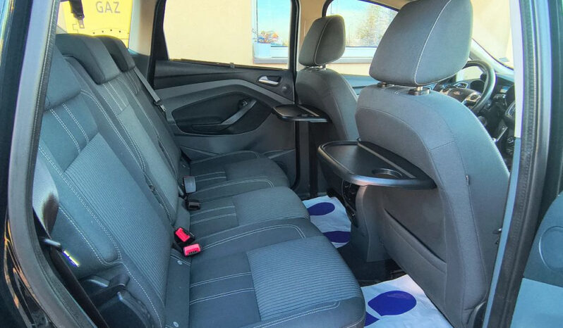 12 miesięcy pisemnej Gwarancji. Bardzo Zadbany.Bogate wyposażenie.Koła Lato-Zima full